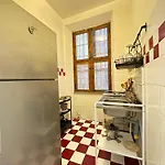 Appartement Elegant Steps From The Colosseum Rome