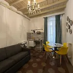 Appartement Elegant Steps From The Colosseum *