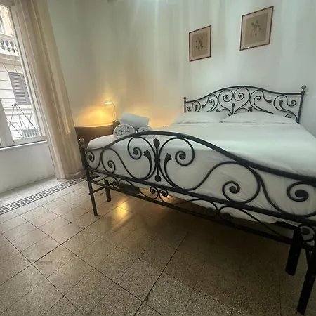 شقة Elegant Steps From The Colosseum روما