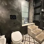 Διαμέρισμα Elegant Steps From The Colosseum *